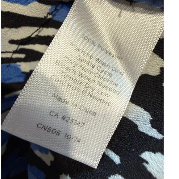 Talbots Womens Nantucket Blouse Medium Long Sleeve Button Down Office Career Top - Picture 9 of 9